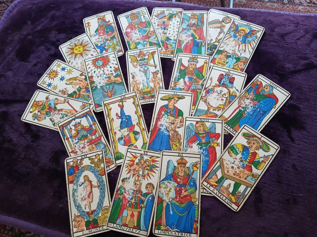 Mme Line, voyante - Mes outils divinatoires